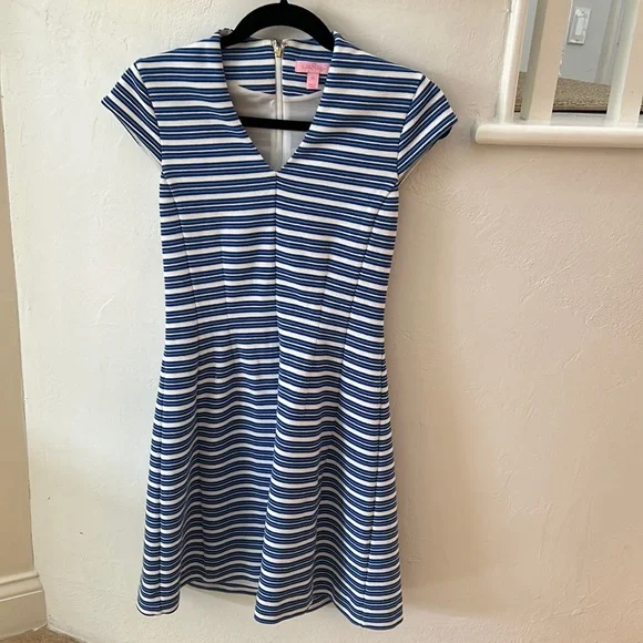 Lilly Pulitzer 'Bree' in Bay Blue Ottoman Striped Shift Dress XS - Picture 2 of 9